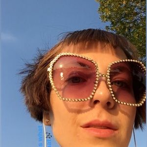 Meet your Posher, Elizabeth